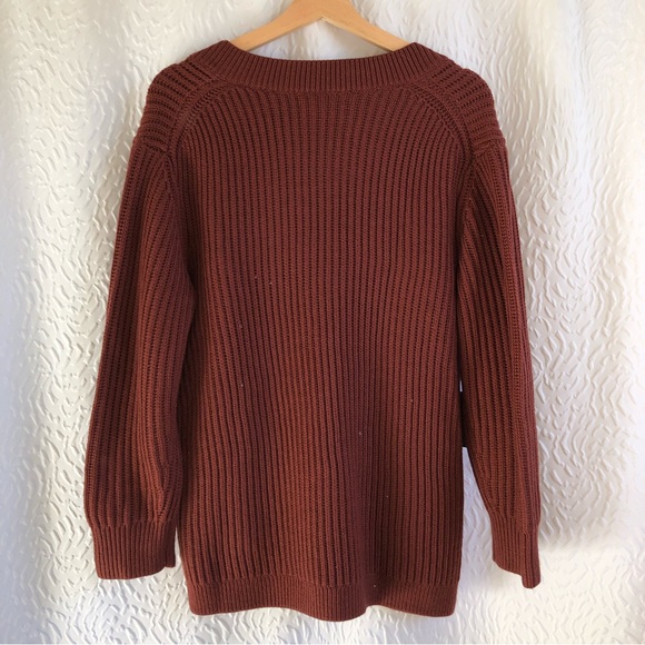 BNWT Aritzia Babaton Rich Cooper Roger Sweater Long V-neck Merino Wool Sweater - Picture 8 of 16